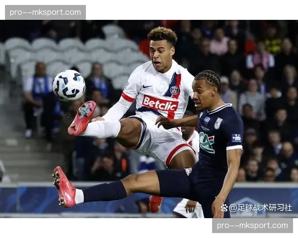 勒沃库森1-1战平巴黎圣日耳曼，凭借客场进球优势惊险晋级